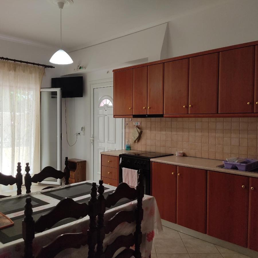 Nikolaou Thomas House * Parga