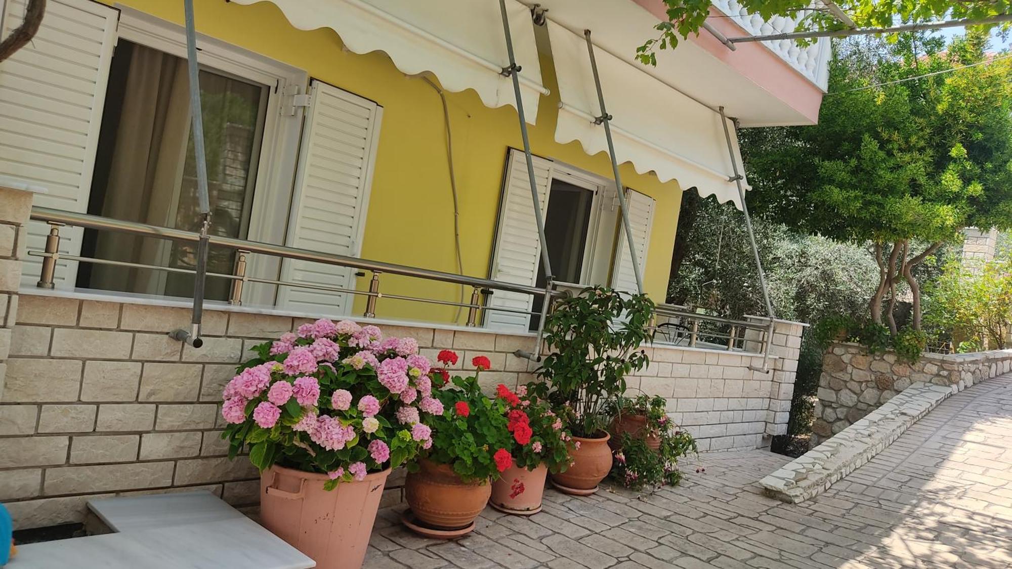 Nikolaou Thomas House *